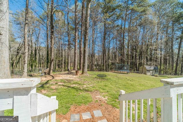 1086 Oak Road SW, Lilburn, GA 30047