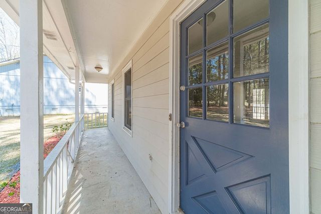 1086 Oak Road SW, Lilburn, GA 30047