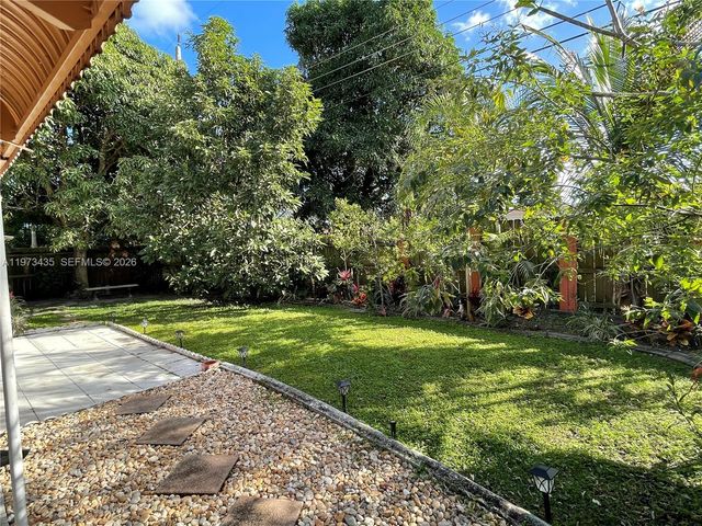 6560 NW 25th Ct, Sunrise, FL 33313