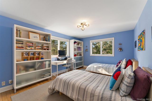 110 Round Hill Road, Scarsdale, NY 10583