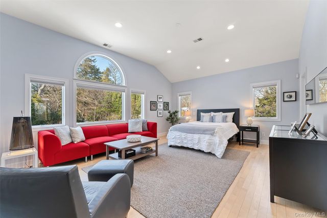 110 Round Hill Road, Scarsdale, NY 10583