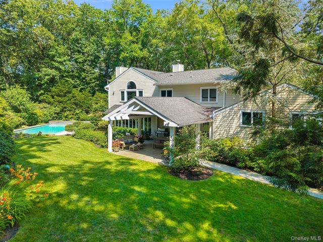 110 Round Hill Road, Scarsdale, NY 10583