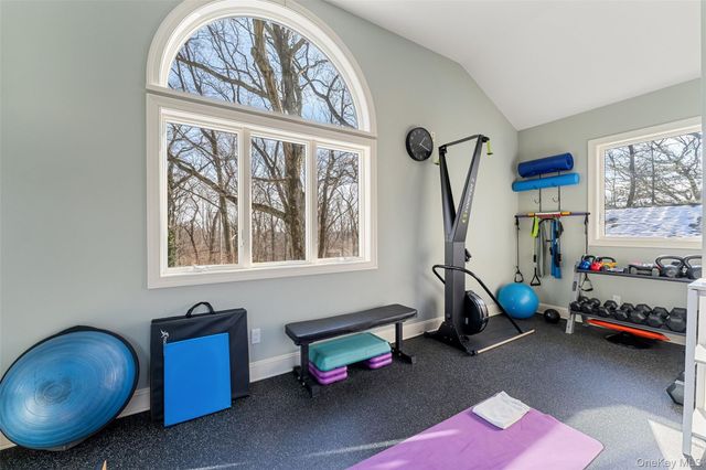 110 Round Hill Road, Scarsdale, NY 10583