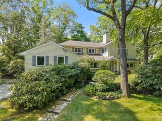 110 Round Hill Road, Scarsdale, NY 10583
