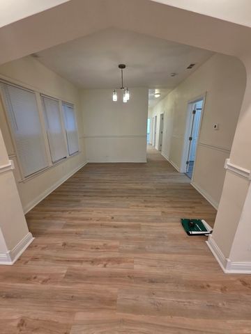 10548 S Avenue J, Chicago, IL 60617