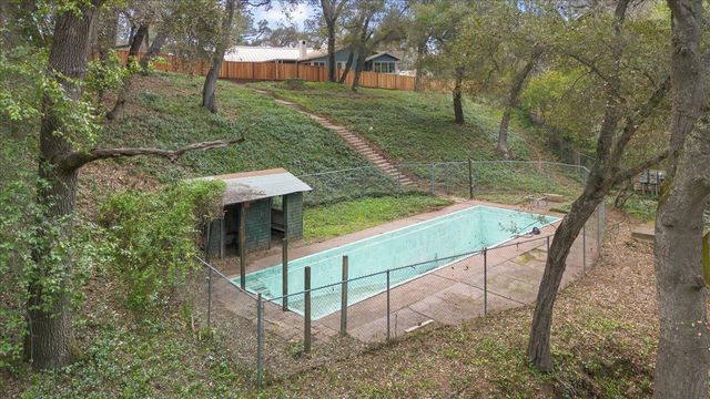 16235 W Ellenwood Avenue, Monte Sereno, CA 95030