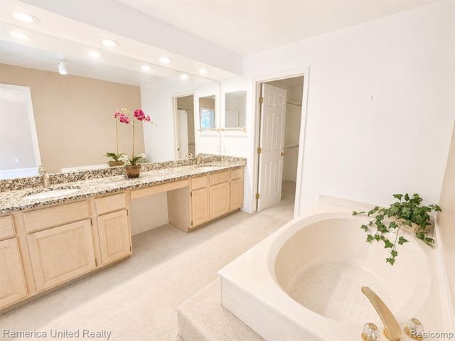 39656 Village Run Drive, Northville, MI 48168