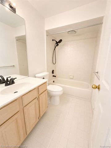 39656 Village Run Drive, Northville, MI 48168