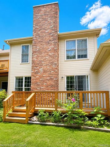 39656 Village Run Drive, Northville, MI 48168