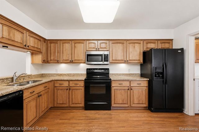 39656 Village Run Drive, Northville, MI 48168