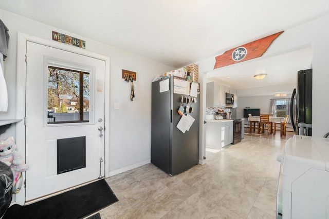 1338 RACINE ROAD, Menasha, WI 54952