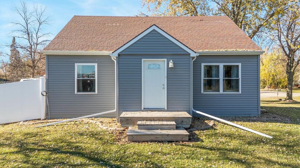1338 RACINE ROAD, Menasha, WI 54952