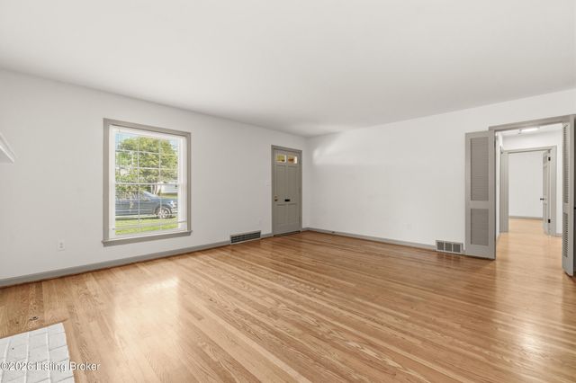 4629 Beaver Rd, Bellewood, KY 40207