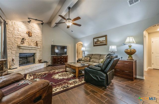 1421 Cottonwood Road, Fischer, TX 78623