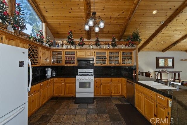 340 Stoney Creek, Big Bear Lake, CA 92315