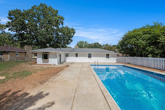 2726 Horton Court, Howard Twp, MI 49120