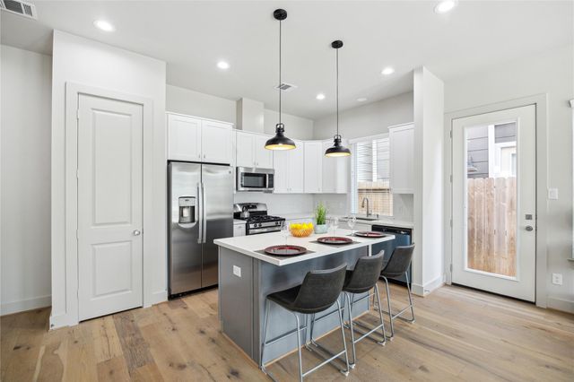 5221 Hillman Street C, Houston, TX 77023