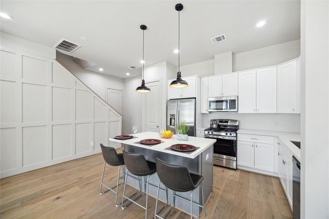 5221 Hillman Street C, Houston, TX 77023