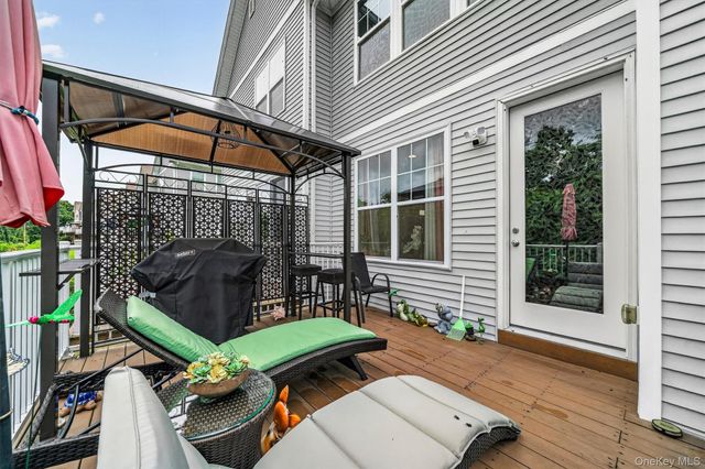 93 Meadow View Drive, Middletown, NY 10940