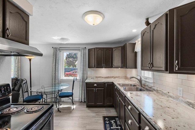 535 N WEBSTER AVENUE, Omro, WI 54963
