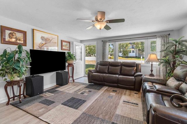 535 N WEBSTER AVENUE, Omro, WI 54963
