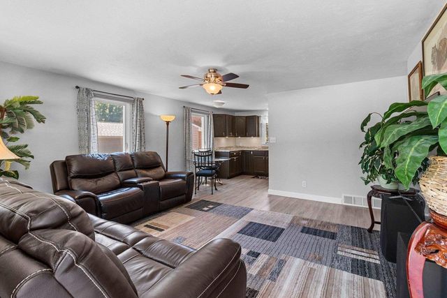 535 N WEBSTER AVENUE, Omro, WI 54963