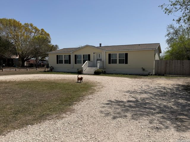 2462 Chase Road, Beeville, TX 78102