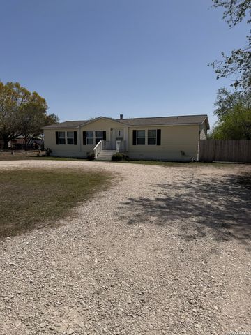 2462 Chase Road, Beeville, TX 78102