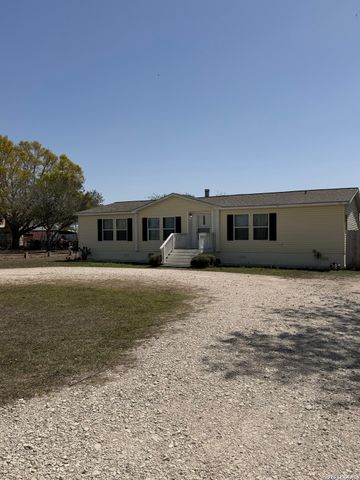 2462 Chase Road, Beeville, TX 78102