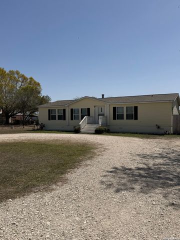 2462 Chase Road, Beeville, TX 78102