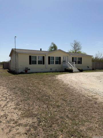 2462 Chase Road, Beeville, TX 78102