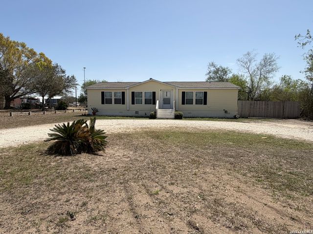 2462 Chase Road, Beeville, TX 78102