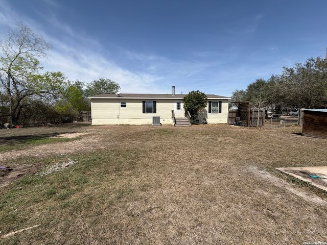 2462 Chase Road, Beeville, TX 78102