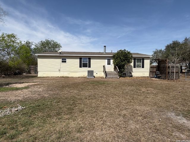2462 Chase Road, Beeville, TX 78102