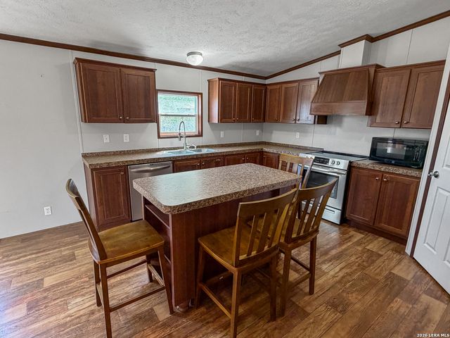 2462 Chase Road, Beeville, TX 78102