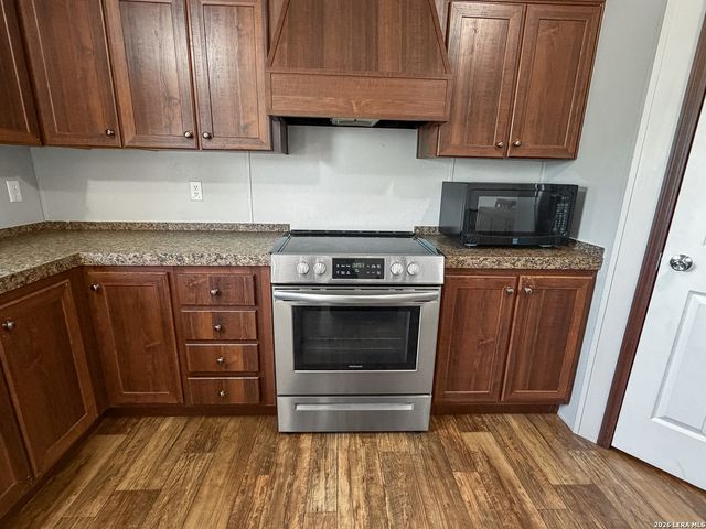 2462 Chase Road, Beeville, TX 78102