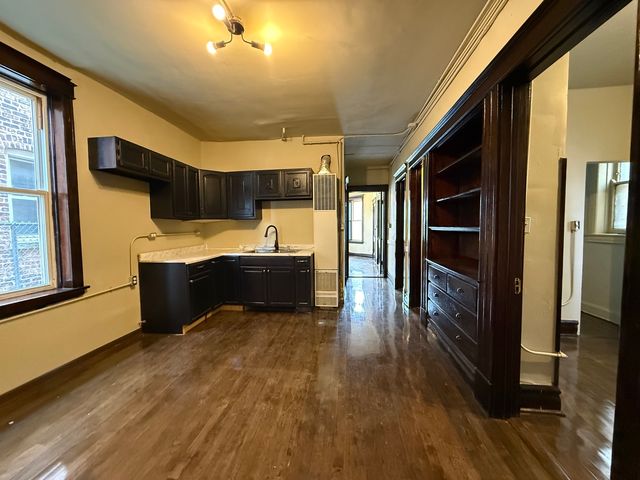 4222 W Cullerton Street, Chicago, IL 60623