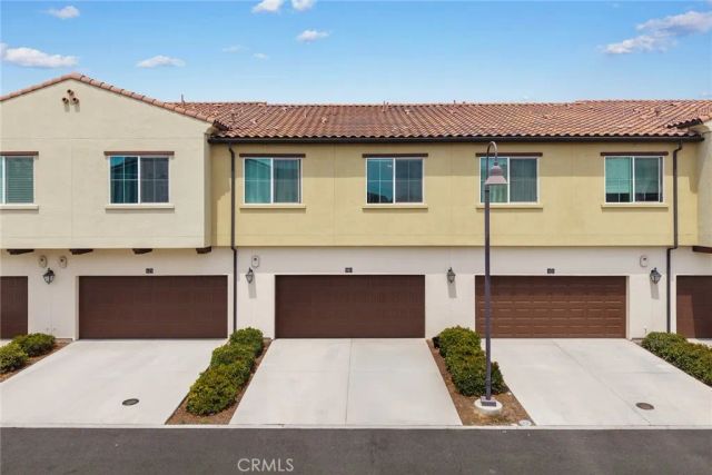 2817 E Brut Privado 90, Ontario, CA 91761