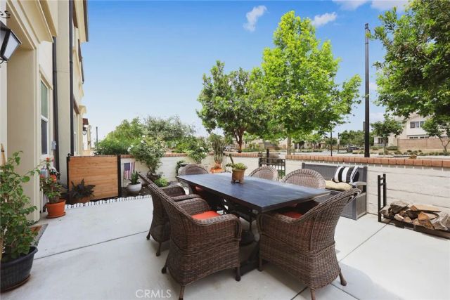 2817 E Brut Privado 90, Ontario, CA 91761