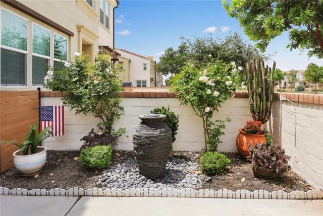 2817 E Brut Privado 90, Ontario, CA 91761