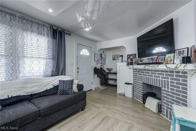 1402 E 185th Street, Cleveland, OH 44110