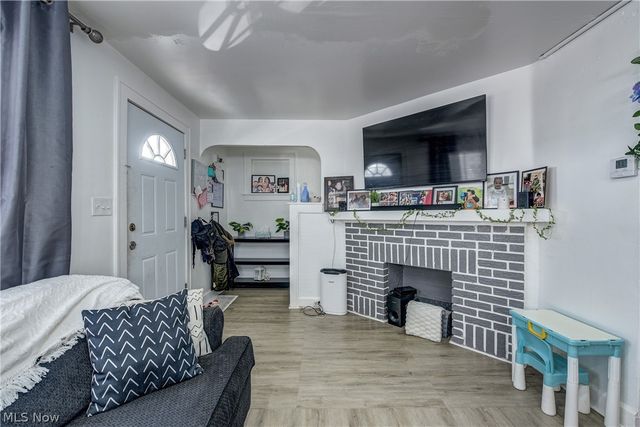 1402 E 185th Street, Cleveland, OH 44110