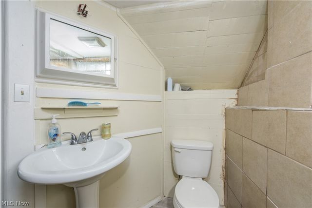 1402 E 185th Street, Cleveland, OH 44110