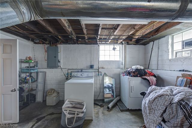 1402 E 185th Street, Cleveland, OH 44110