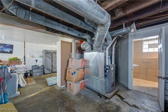 1402 E 185th Street, Cleveland, OH 44110