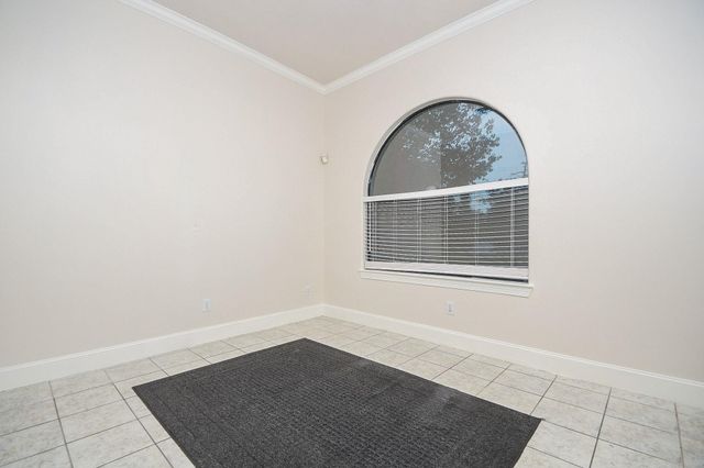 12814 Willow Centre Drive, Houston, TX 77066