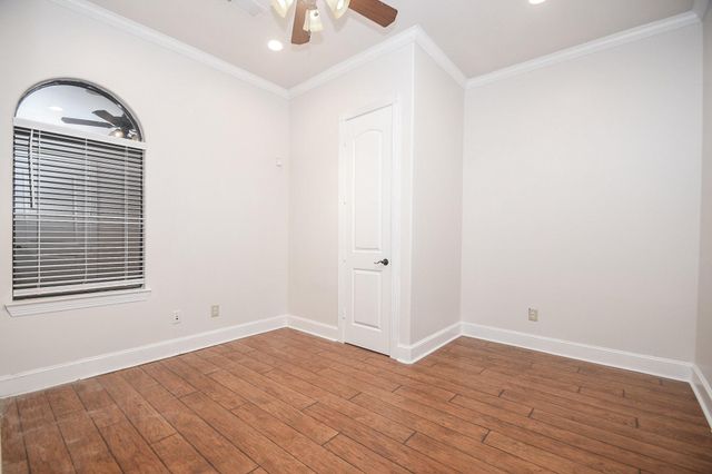 12814 Willow Centre Drive, Houston, TX 77066