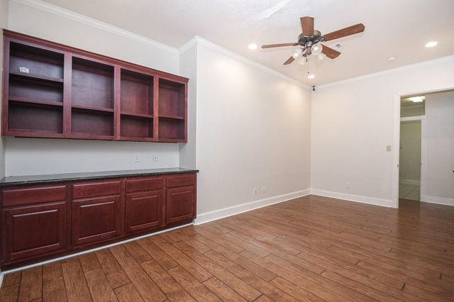 12814 Willow Centre Drive, Houston, TX 77066
