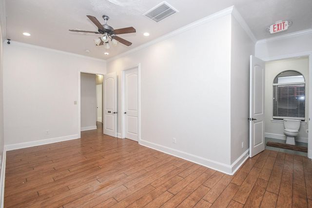 12814 Willow Centre Drive, Houston, TX 77066