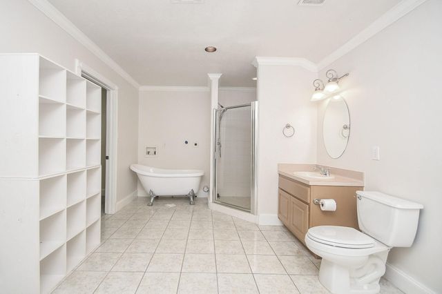 12814 Willow Centre Drive, Houston, TX 77066